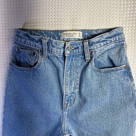 Abercrombie & Fitch Women's Ultra High Rise 90s Straight Jean - Picture 4 of 7